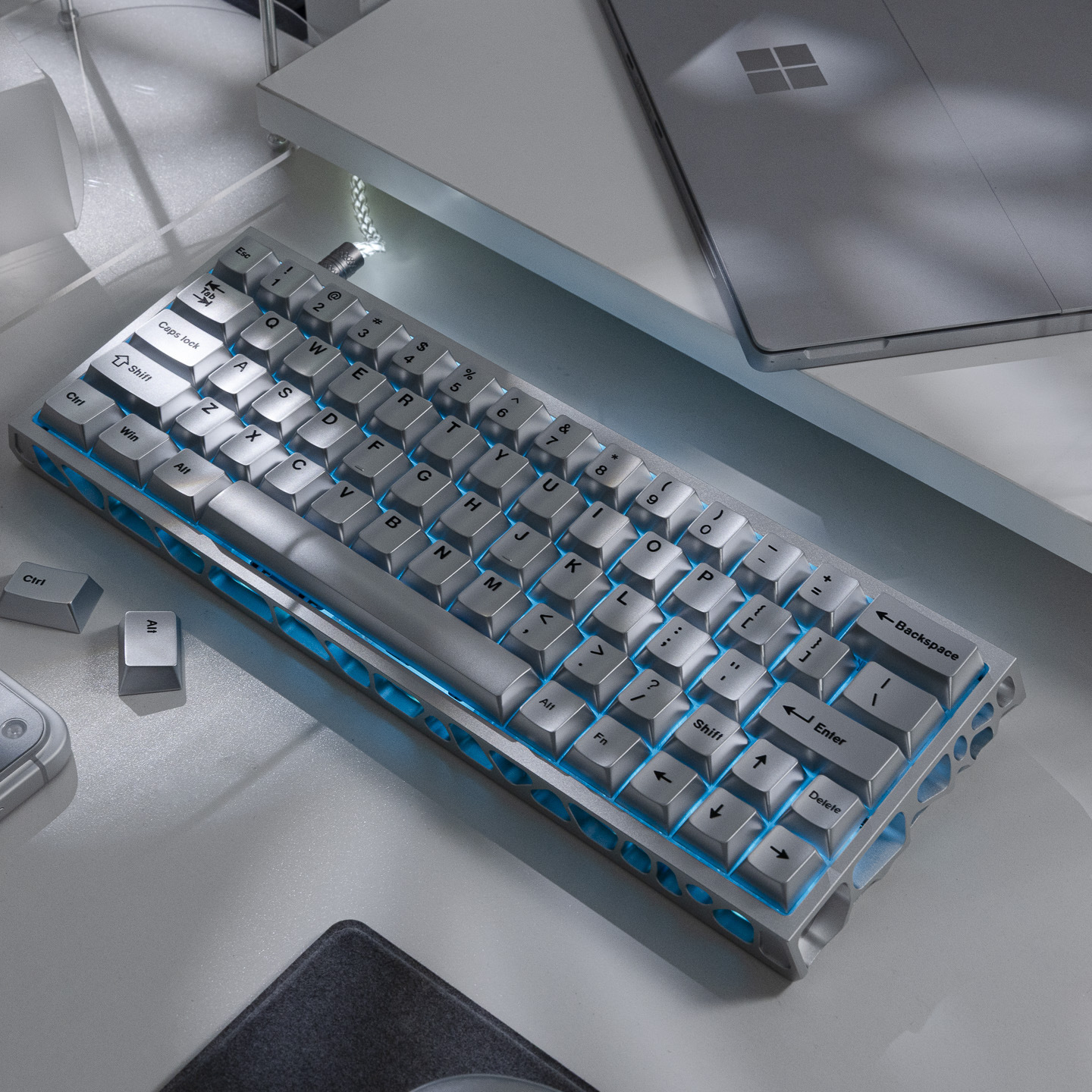 Silver Metallic Paint Small Fu - Gaming Keyboard Extension 评论和价格